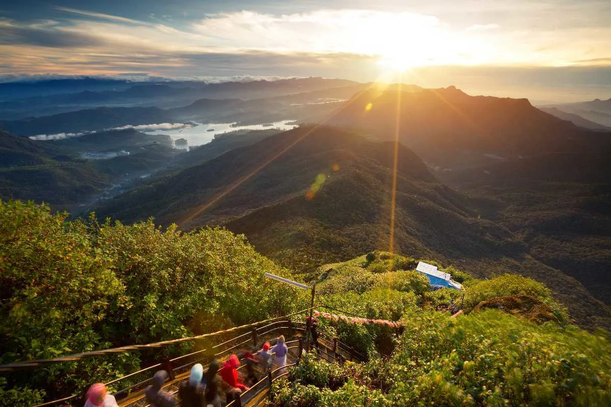 Sri Lanka Hills Heritage and Coast Tour
