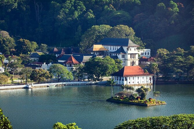 Kandy city and cultural attractions in Sri Lanka